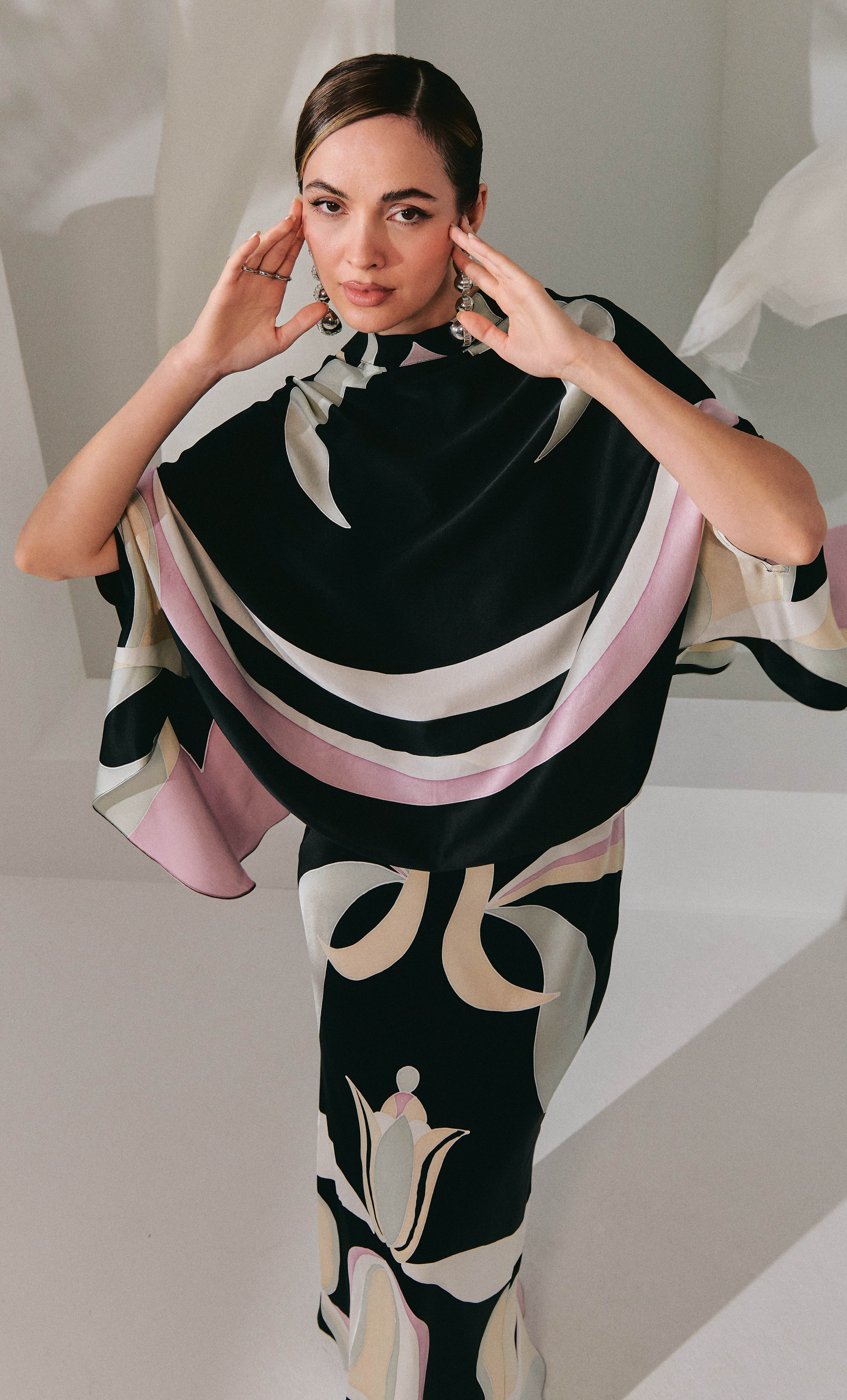 Hani Set – Cakra Satin Silk