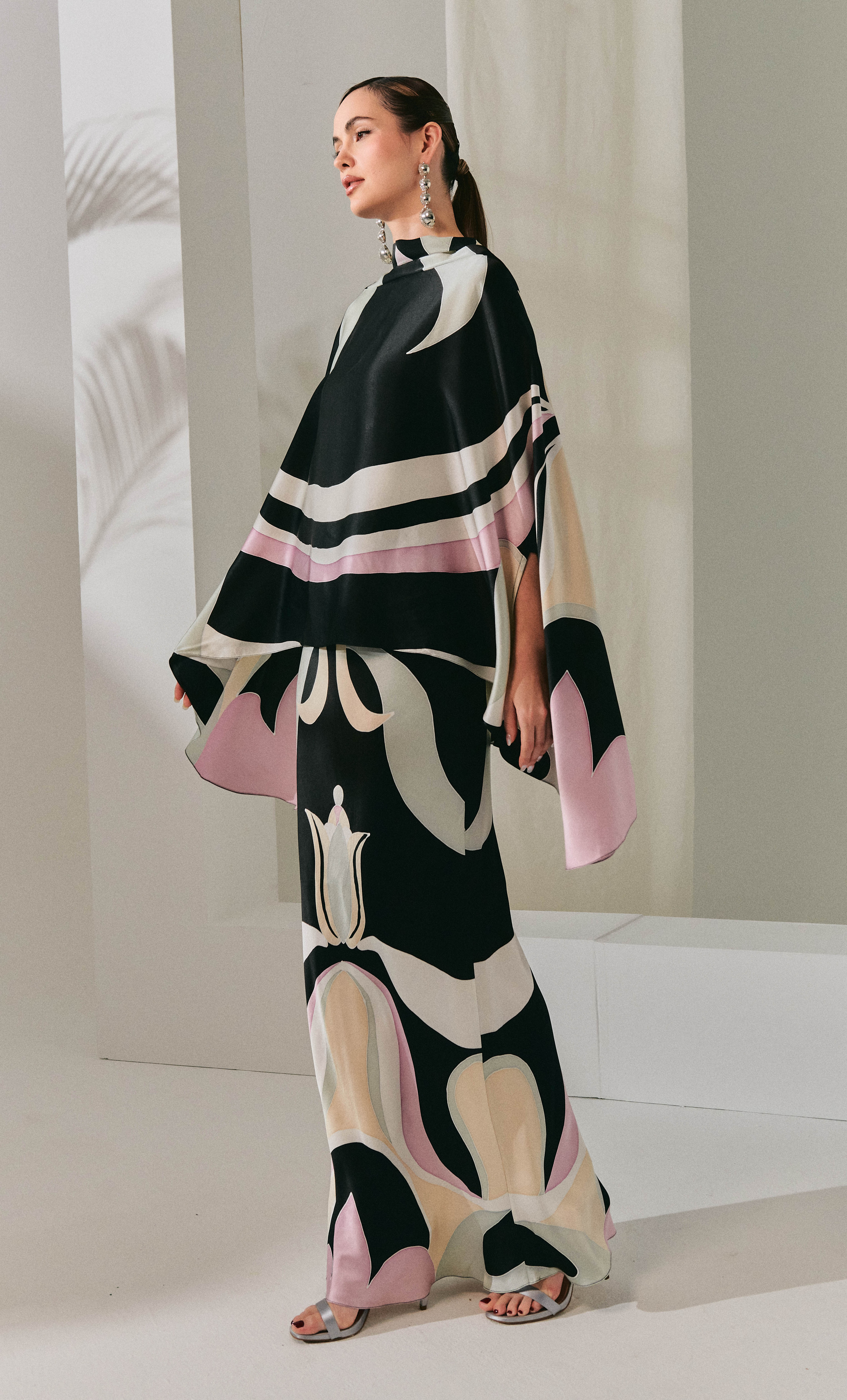 Hani Set – Cakra Satin Silk
