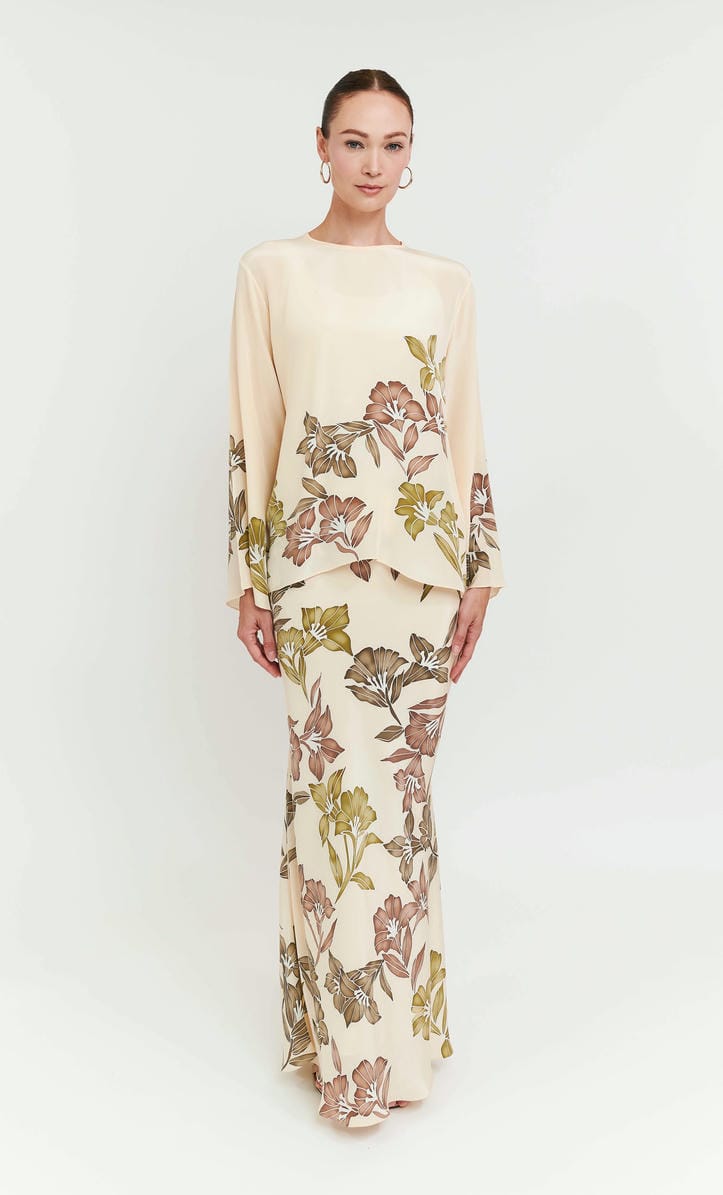 Pery Set Back Button - Baby Calla Lillies Crepe Silk