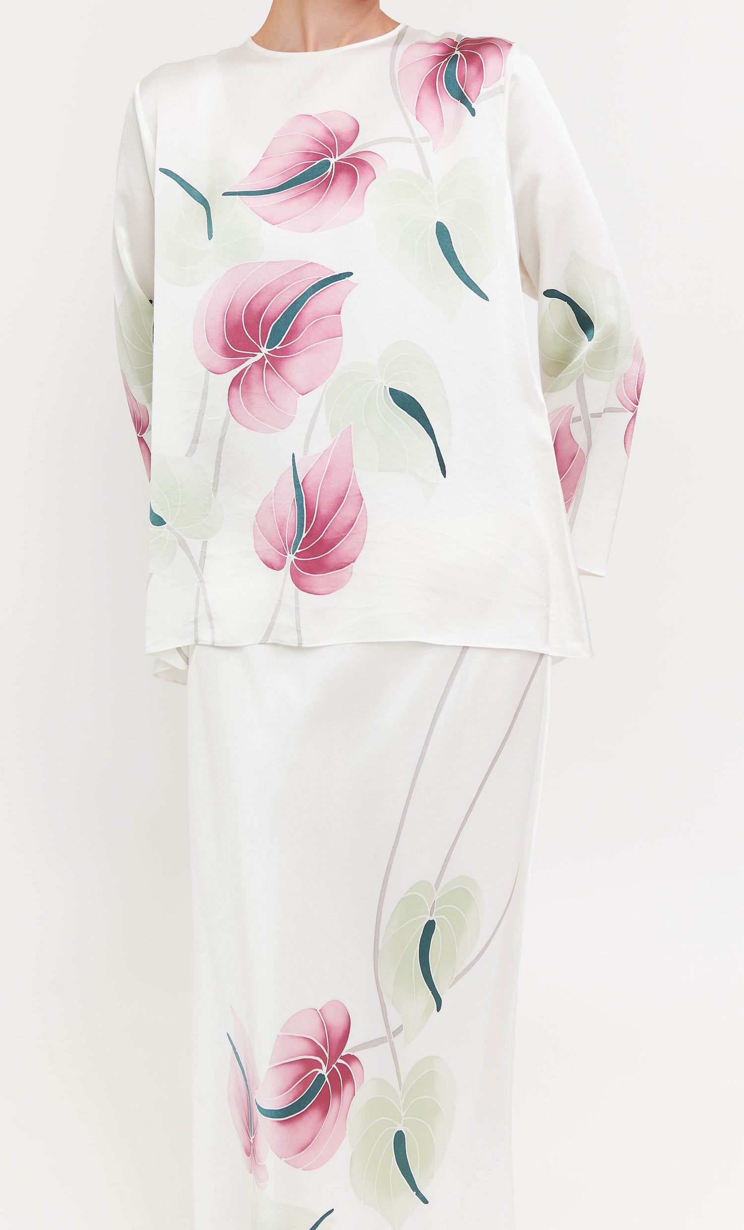 Pery Set Back Button - Calista Satin Silk