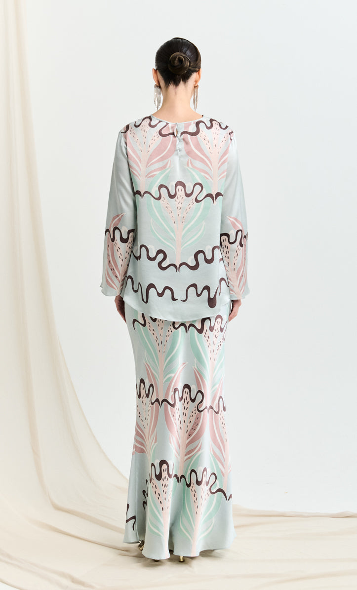 Pery Set Back Button - Quba