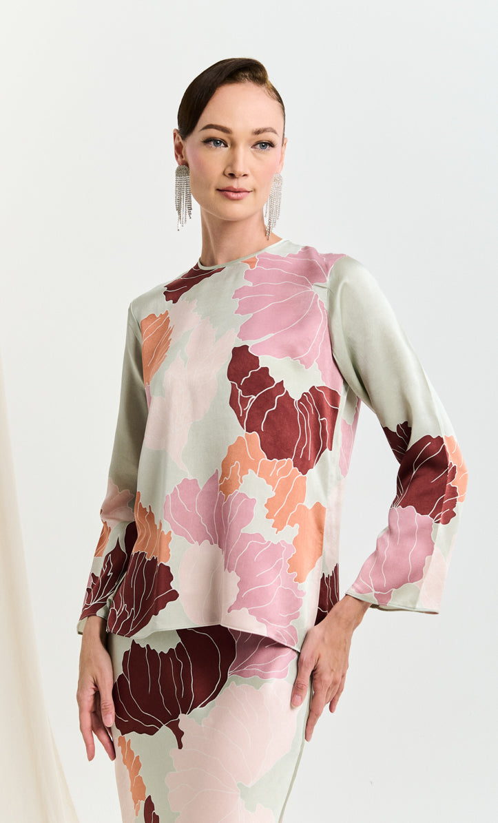 Pery Set Back Button - Petals