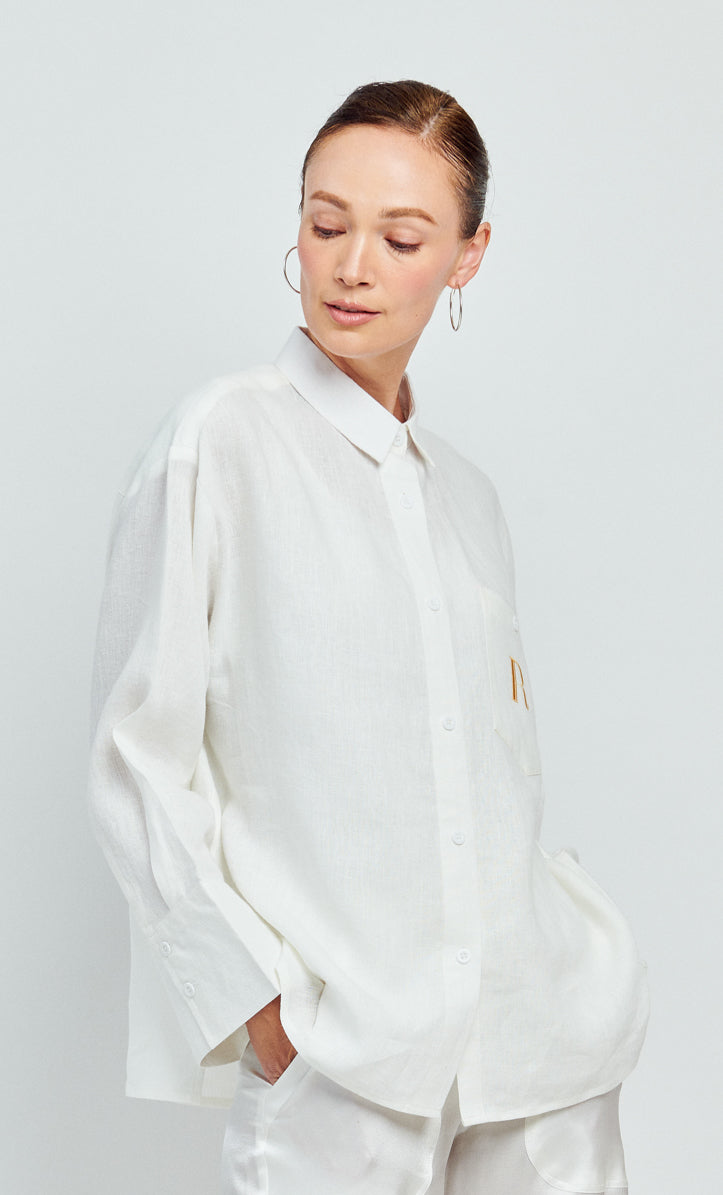Jane Top – White cotton linen with ‘R‘ embroidery