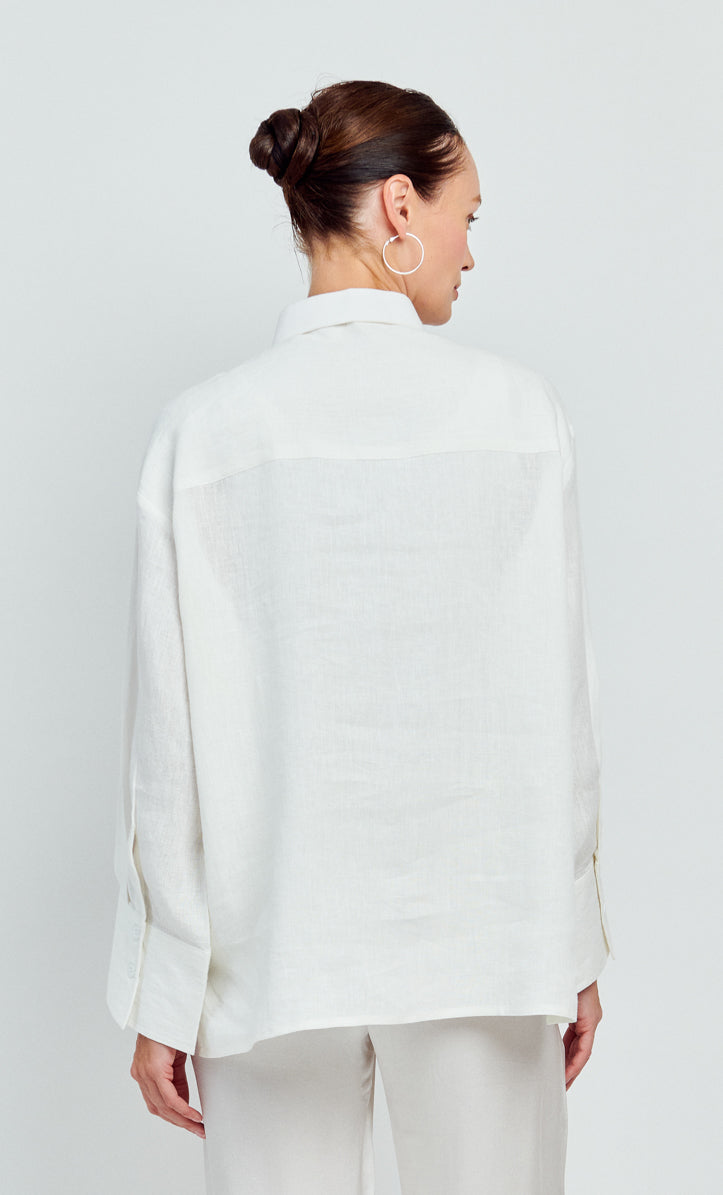 Jane Top – White cotton linen with ‘R‘ embroidery