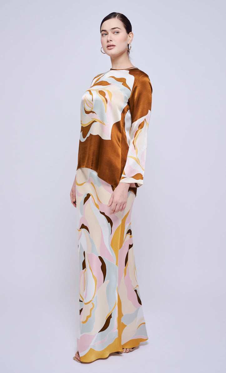 Pery Set Back Button - Rossy Brown Satin Silk