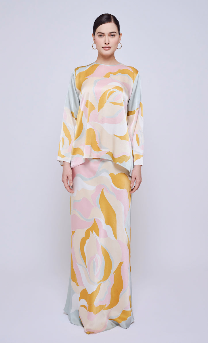 Pery Set Back Button - Rossy Silver Satin Silk