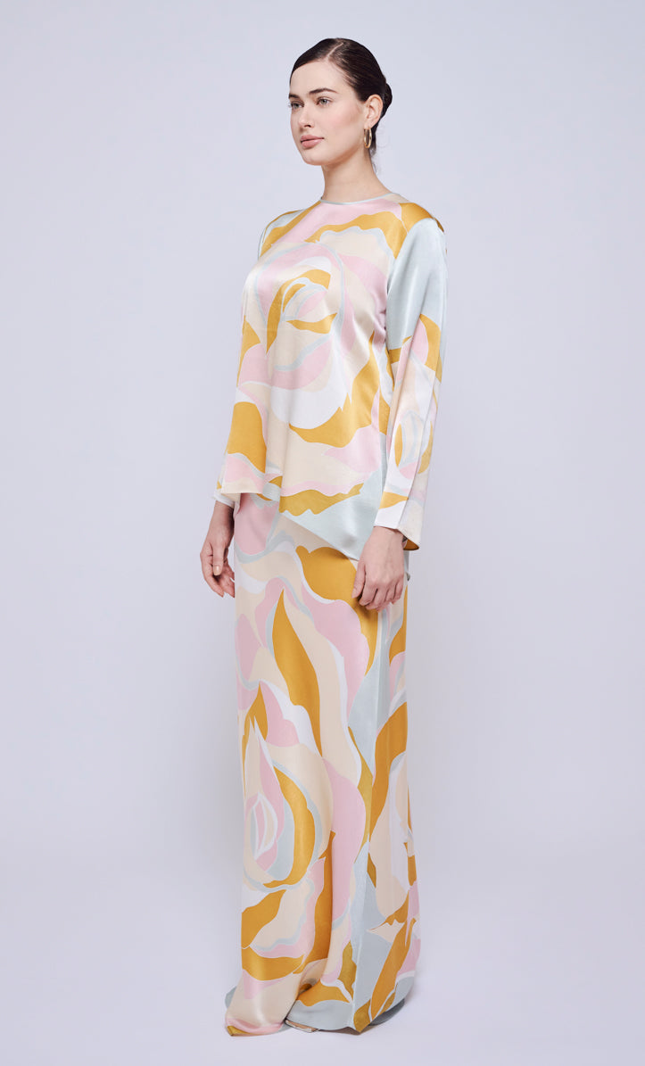 Pery Set Back Button - Rossy Silver Satin Silk