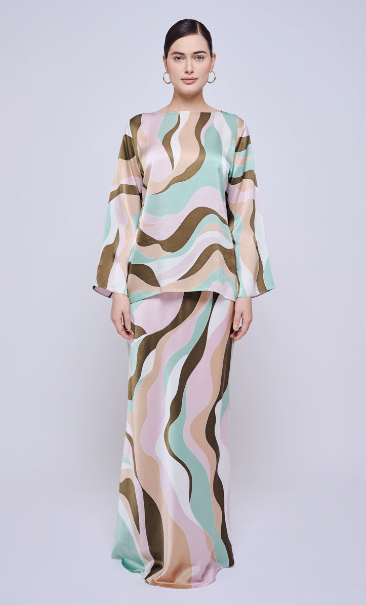 Pery Set Boat Neck - Linear Satin Silk