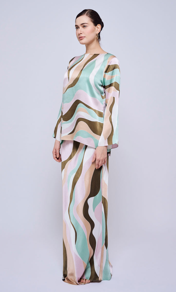 Pery Set Boat Neck - Linear Satin Silk