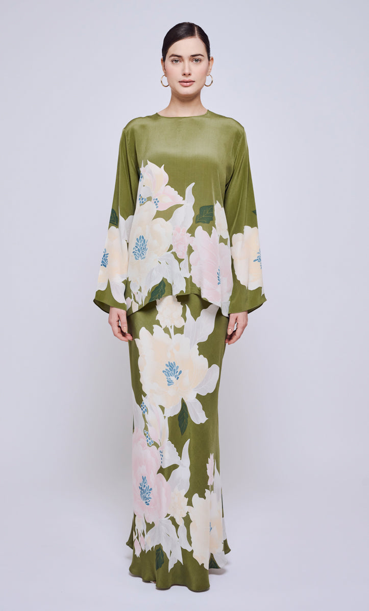 Pery Set Back Button - Botanic Crepe Silk
