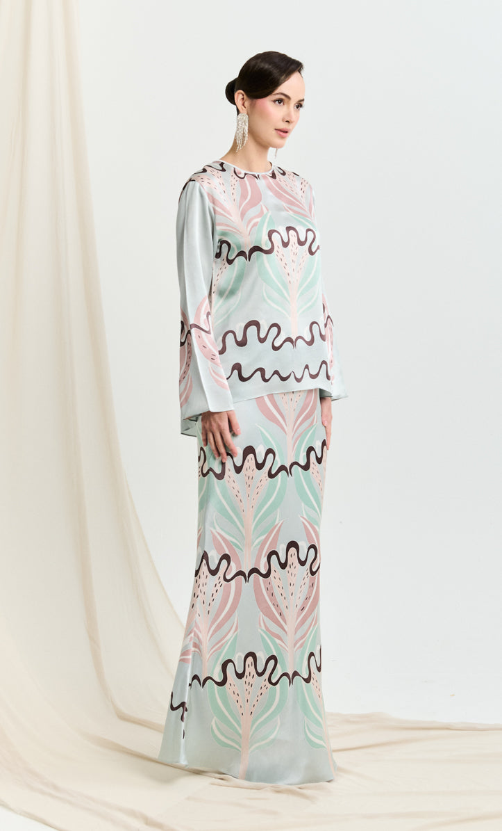 Pery Set Back Button - Quba