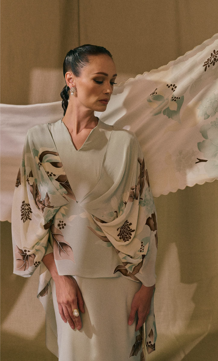 Botanic Embroidery Shawl